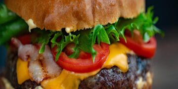 La Clásica Americana: Hamburguesas y una Receta Sencilla para Deleite Casero