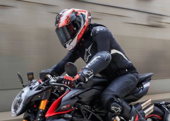 Alpinestars: Líder en Ropa y Accesorios para Motociclistas y Deportistas