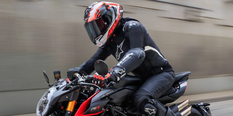 Alpinestars: Líder en Ropa y Accesorios para Motociclistas y Deportistas