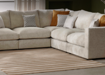 What Makes Oak Furnitureland Stand Out